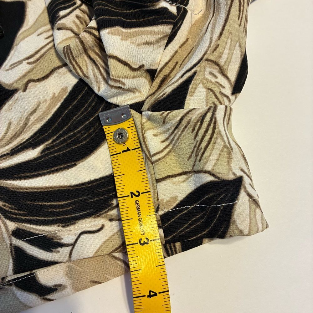 Classic Concepts Los Angeles Brown and Leaf Print Women's Shorts Set SMALL New - Picture 4 of 4